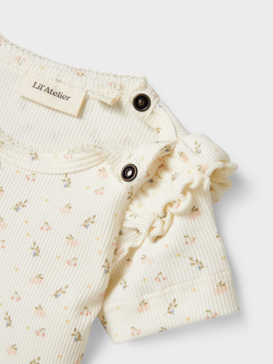 model_shot-front_full